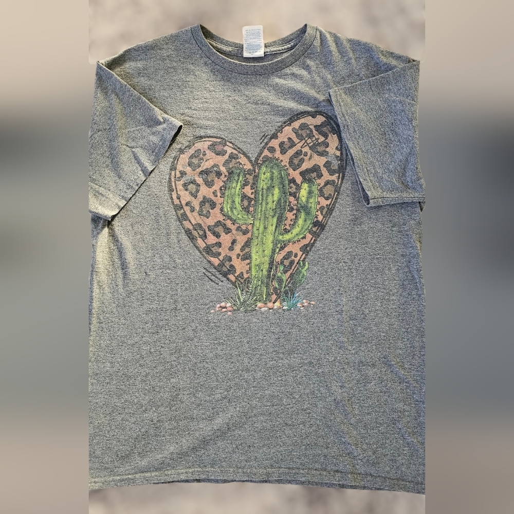 Women's M Cactus T-shirt